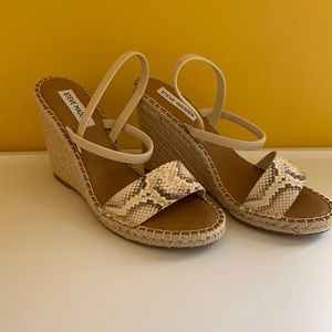 🔥Steve Madden🔥 Wedge Sandal. NWOT